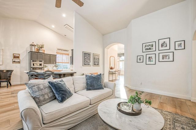 9540 N Winery Avenue, Fresno, CA 93720