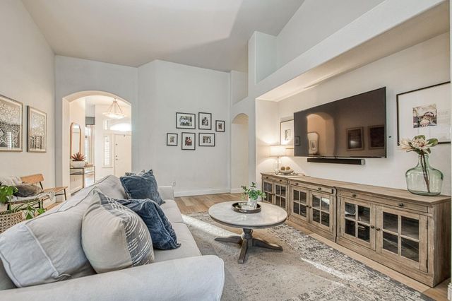 9540 N Winery Avenue, Fresno, CA 93720