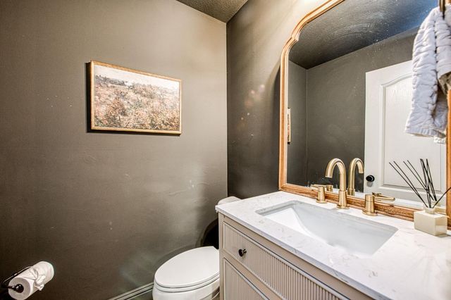 9540 N Winery Avenue, Fresno, CA 93720