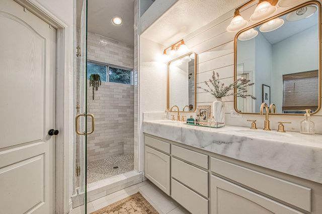 9540 N Winery Avenue, Fresno, CA 93720