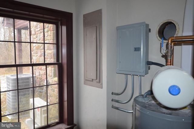 3414 TRONE RD, Glenville, PA 17329