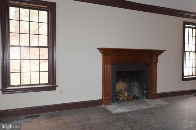 3414 TRONE RD, Glenville, PA 17329