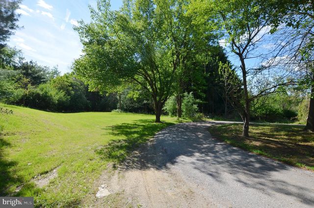 3414 TRONE RD, Glenville, PA 17329