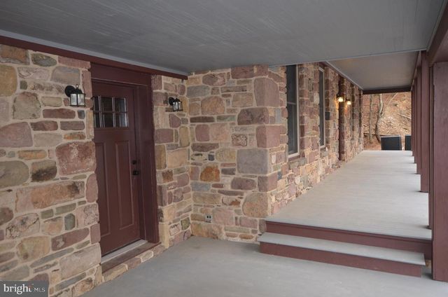 3414 TRONE RD, Glenville, PA 17329