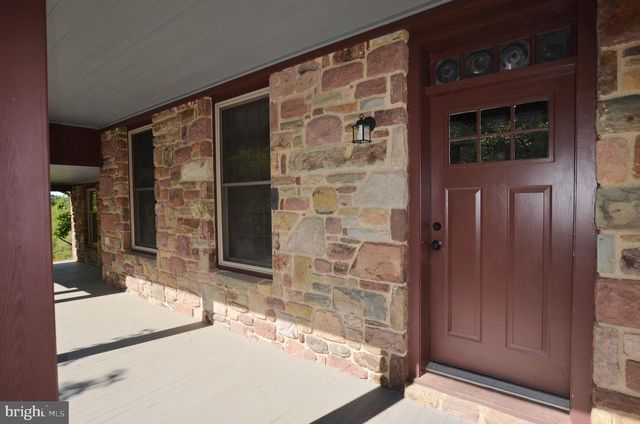 3414 TRONE RD, Glenville, PA 17329