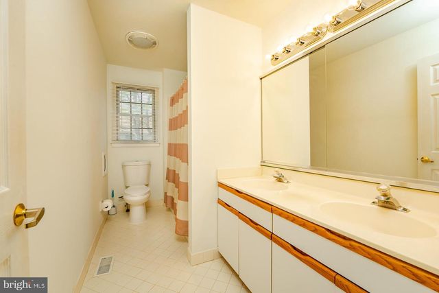 115 FORREST HILLS DR, Voorhees, NJ 08043