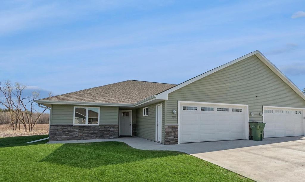 559 SUMMER DRIVE, Brillion, WI 54110