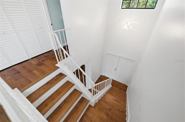 1070 SANABEL COURT NE, St Petersburg, FL 33702
