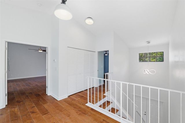 1070 SANABEL COURT NE, St Petersburg, FL 33702