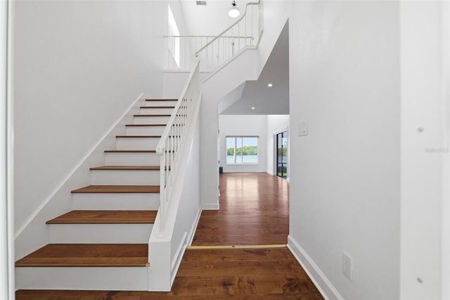 1070 SANABEL COURT NE, St Petersburg, FL 33702