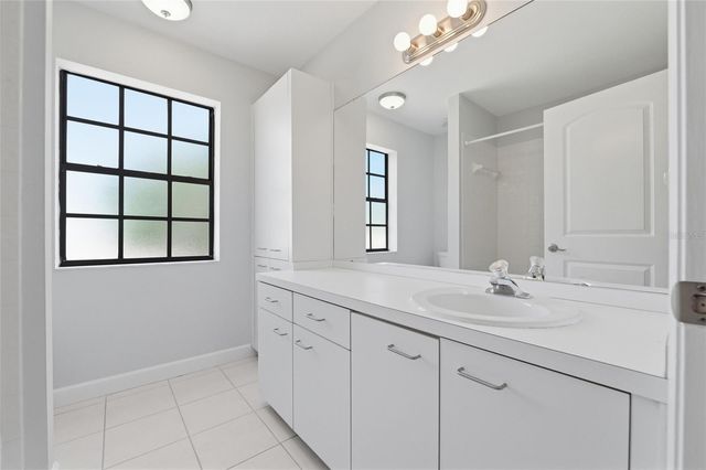 1070 SANABEL COURT NE, St Petersburg, FL 33702