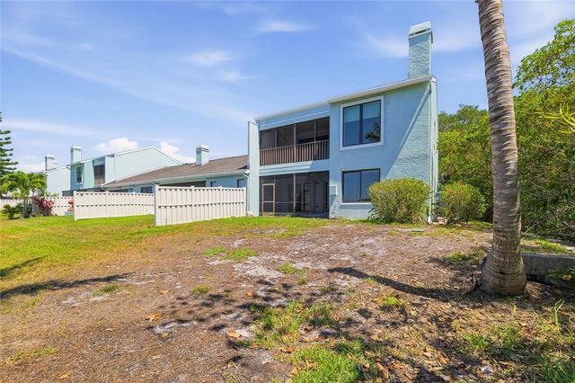 1070 SANABEL COURT NE, St Petersburg, FL 33702