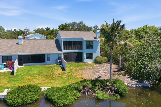 1070 SANABEL COURT NE, St Petersburg, FL 33702