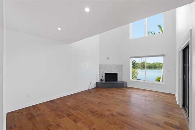 1070 SANABEL COURT NE, St Petersburg, FL 33702