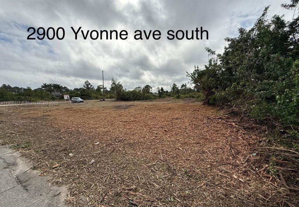 2900 S Yvonne, Lehigh Acres, FL 33976