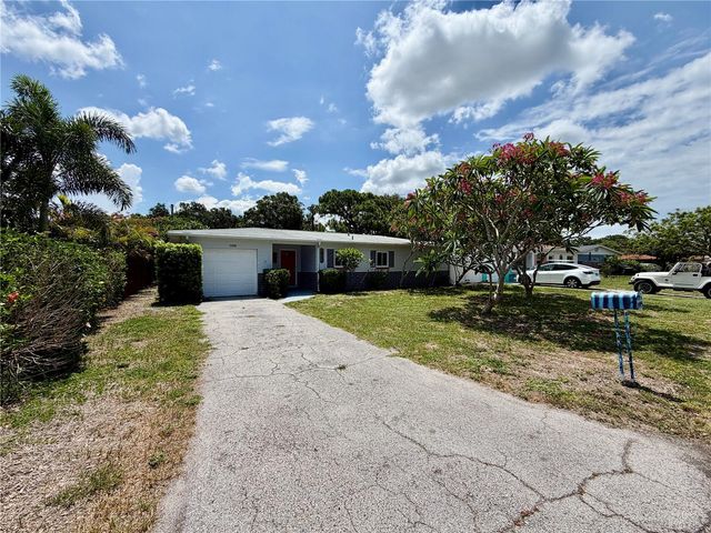 2008 59TH STREET S, Gulfport, FL 33707