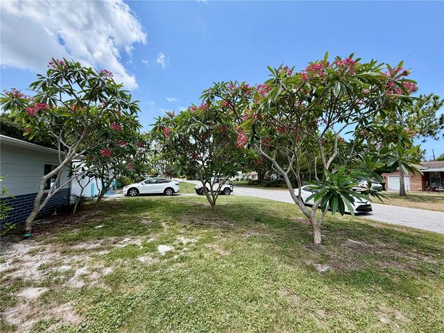 2008 59TH STREET S, Gulfport, FL 33707
