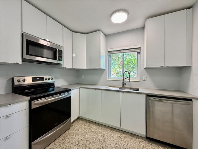 2008 59TH STREET S, Gulfport, FL 33707