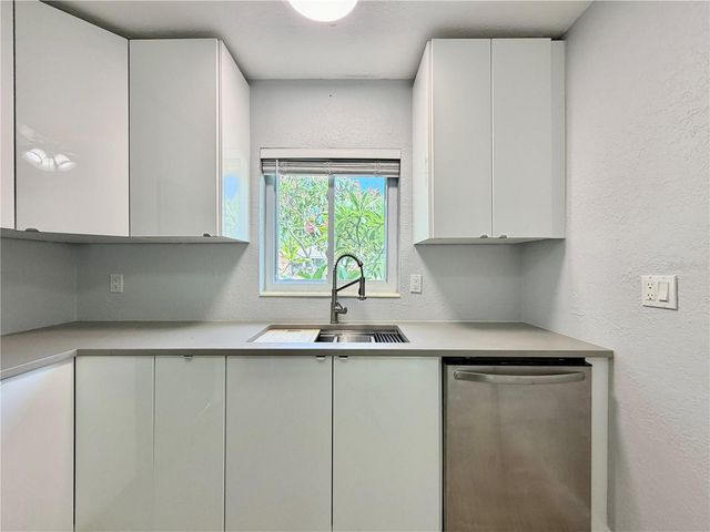 2008 59TH STREET S, Gulfport, FL 33707