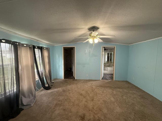 900 Charles Street, Logan, OH 43138