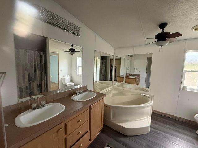 900 Charles Street, Logan, OH 43138