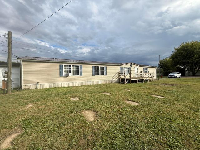 900 Charles Street, Logan, OH 43138