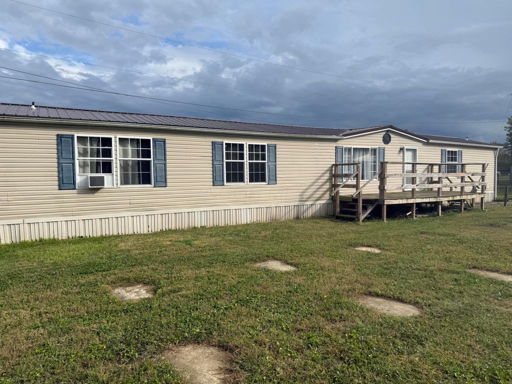 900 Charles Street, Logan, OH 43138