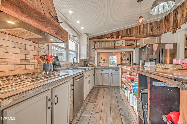 212 Magnolia Drive, Bristol, VA 24201