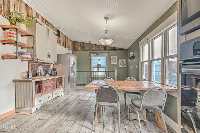 212 Magnolia Drive, Bristol, VA 24201