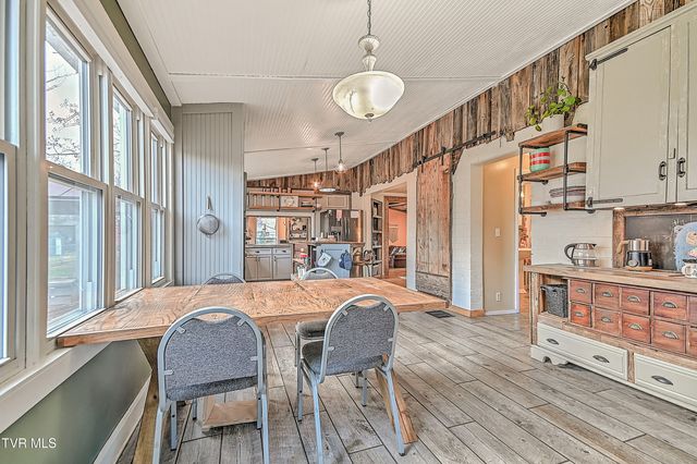 212 Magnolia Drive, Bristol, VA 24201