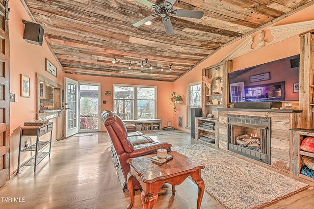 212 Magnolia Drive, Bristol, VA 24201