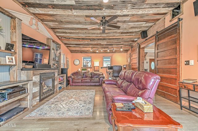 212 Magnolia Drive, Bristol, VA 24201