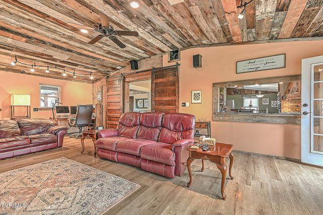 212 Magnolia Drive, Bristol, VA 24201