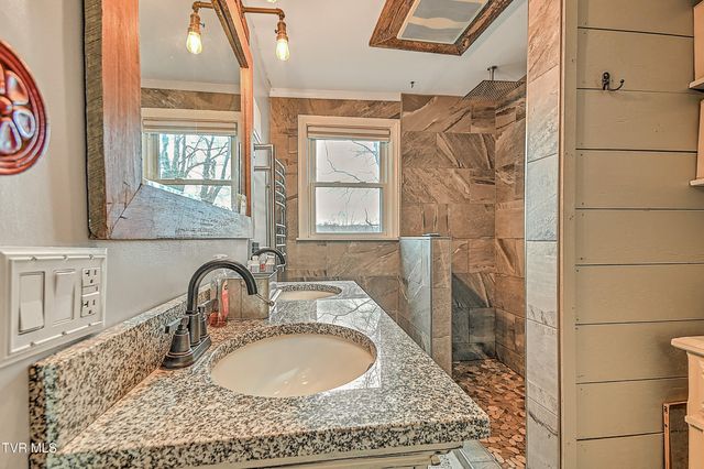 212 Magnolia Drive, Bristol, VA 24201