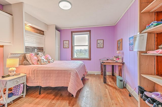 212 Magnolia Drive, Bristol, VA 24201