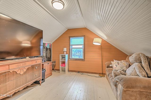 212 Magnolia Drive, Bristol, VA 24201