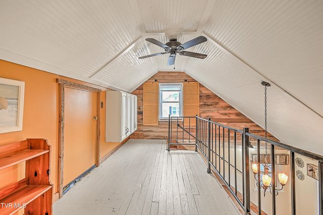 212 Magnolia Drive, Bristol, VA 24201