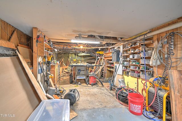 212 Magnolia Drive, Bristol, VA 24201