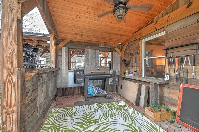 212 Magnolia Drive, Bristol, VA 24201