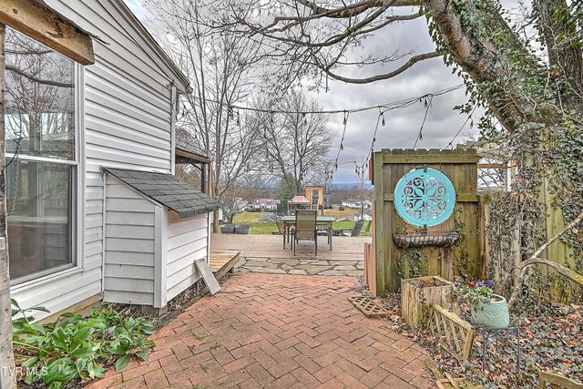 212 Magnolia Drive, Bristol, VA 24201