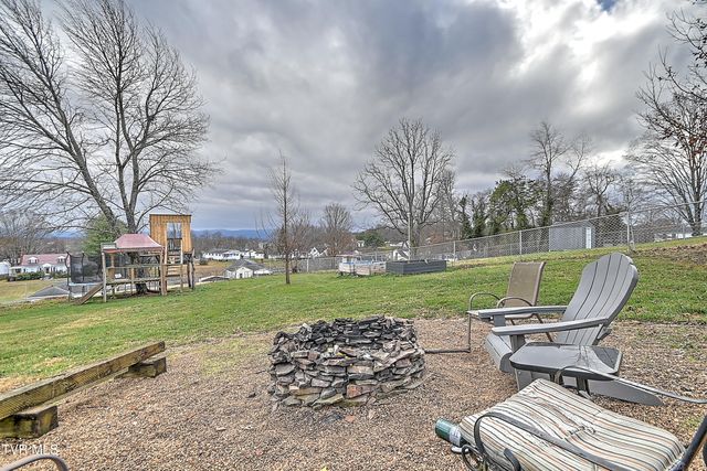 212 Magnolia Drive, Bristol, VA 24201