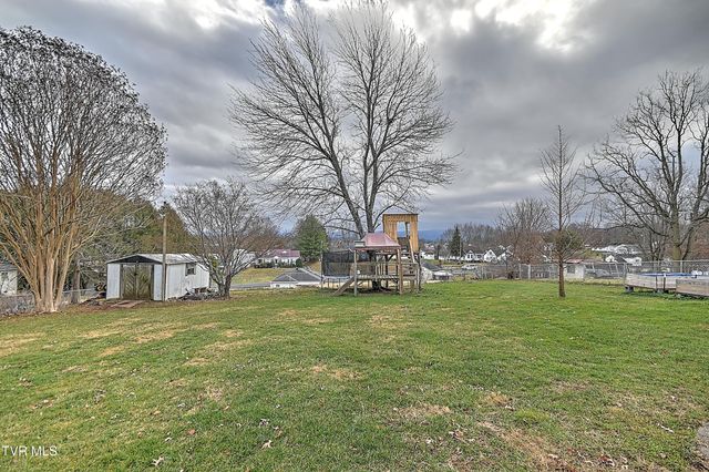 212 Magnolia Drive, Bristol, VA 24201