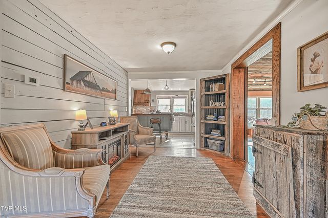 212 Magnolia Drive, Bristol, VA 24201