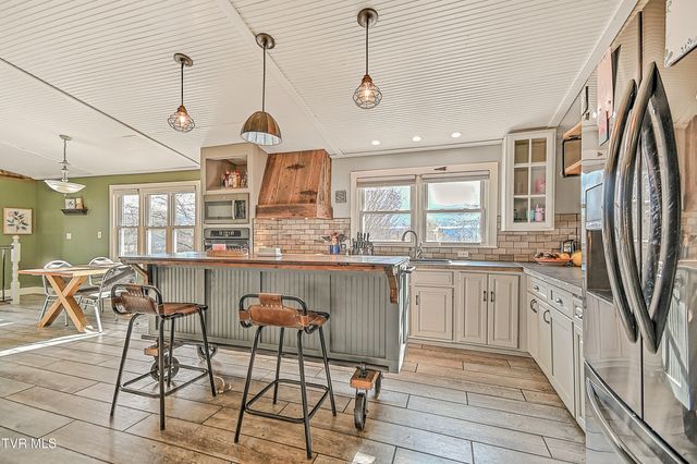 212 Magnolia Drive, Bristol, VA 24201