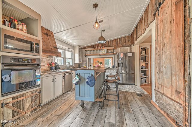 212 Magnolia Drive, Bristol, VA 24201