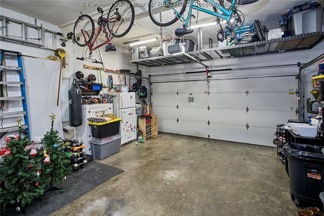 995 Hickory Mills Road, Hurricane, WV 25526