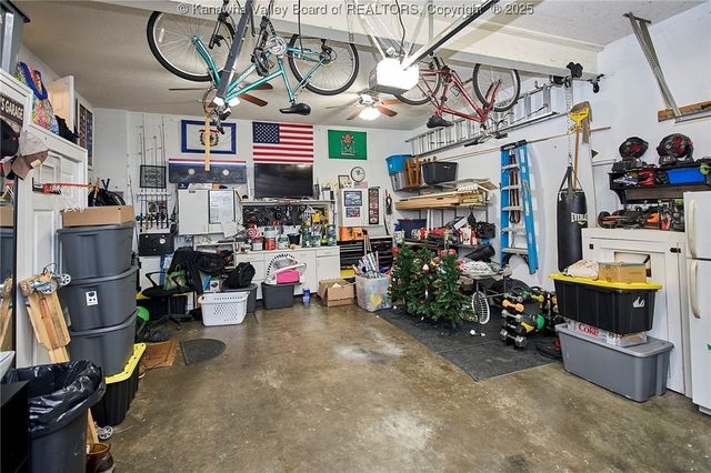 995 Hickory Mills Road, Hurricane, WV 25526