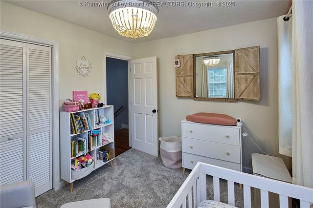 995 Hickory Mills Road, Hurricane, WV 25526