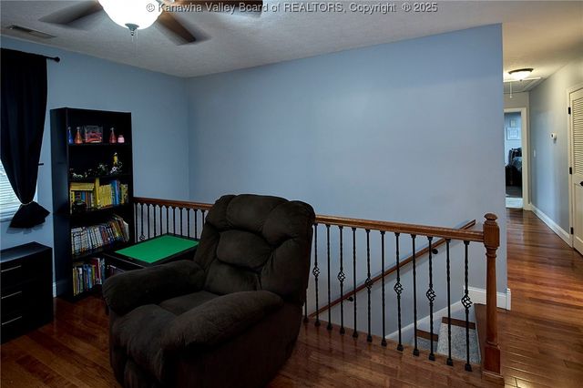 995 Hickory Mills Road, Hurricane, WV 25526