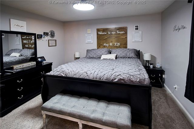 995 Hickory Mills Road, Hurricane, WV 25526